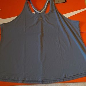 Nike NWT women’s training tank top